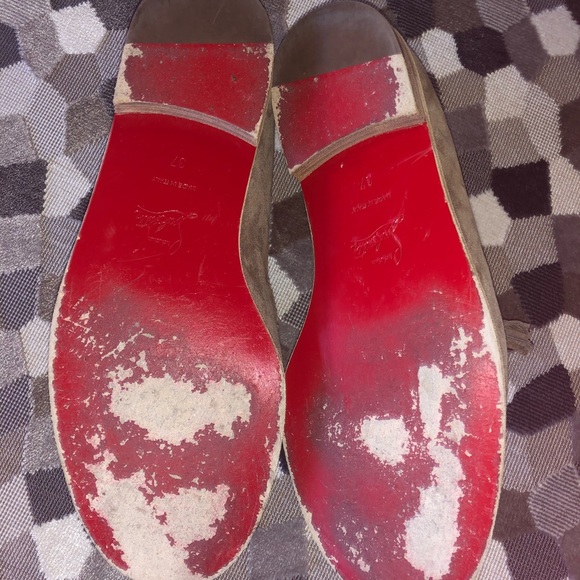 Christian Louboutin suede tan flats. Size 37 - Picture 8 of 8